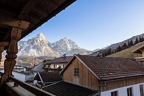 Zugspitz Suites Lermoos by ALPS RESORTS
