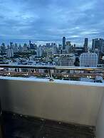 Direct Rooms at Omni Complex Nana