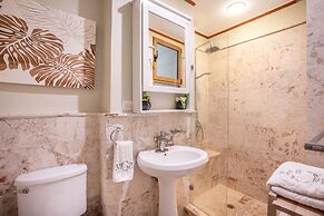 4BR Maid Included Golf Course View 8 Guest