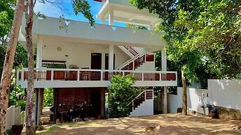 Cocosurf House
