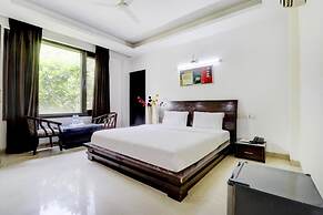 Blue Moon Residency Hotel & Restaurant