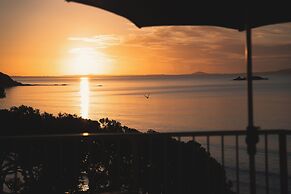 Sunlit Bay Villas