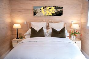 Sunlit Bay Villas