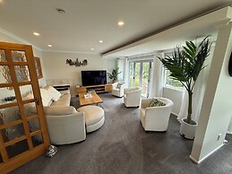 Waiake Beach Apartments