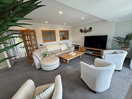 Waiake Beach Apartments