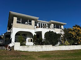 Waiake Beach Apartments