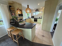 Waiake Beach Apartments