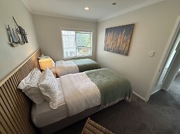 Waiake Beach Apartments