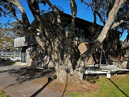 Waiake Beach Apartments