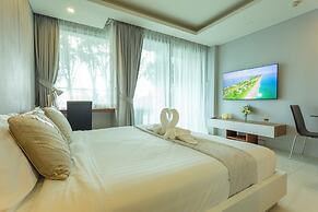 Luxury Everything Walking Distance c112