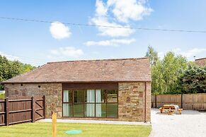 The Barn Longhope-Luxury Barn Conversion