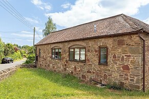 The Barn Longhope-Luxury Barn Conversion