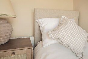 The Barn Longhope-Luxury Barn Conversion
