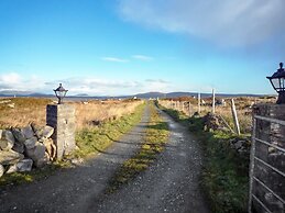 Bridies Holiday Cottage Roundstone