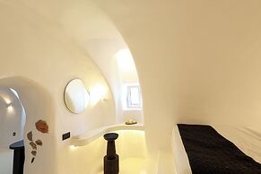 Bluewhite Suites & Villa Santorini