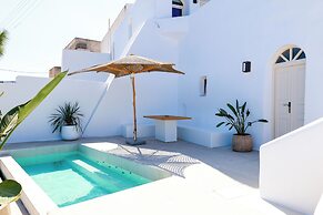 Bluewhite Suites & Villa Santorini