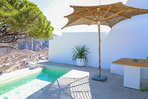 Bluewhite Suites & Villa Santorini