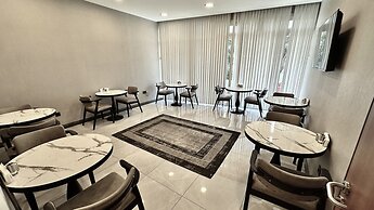 Comfort Point Two Hotel
