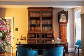 Aynsome Manor