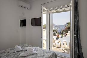 Parikia s Sunlight 2bedroom House