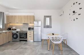 Parikia s Sunlight 2bedroom House