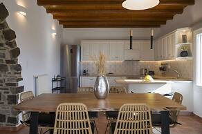 Myrsini Traditional Hillside Cottage