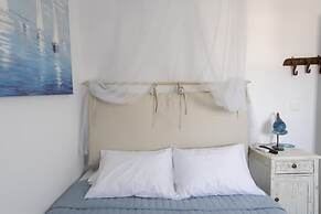 Ricos Two Bedroom House - Naoussa Paros