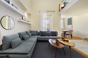 Luxury Lisbon Penthouse: Designer Decor & Epic Views