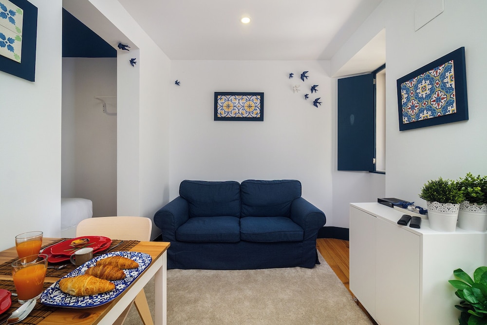 Central Minimalist 1-Bed Great To Explore Lisbon