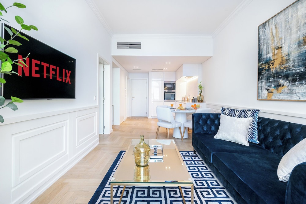 The Boulevard Prime Location & Timeless Luxury