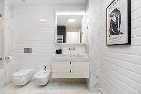 Prime Location Contemporary Luxury Apartment W/ Ac & Elevator