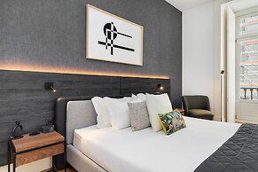 Prime Location Contemporary Luxury Apartment W/ Ac & Elevator