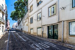 Boho-Chic Santos Apartment: Industriais 7