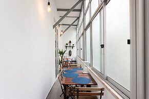Alfama Spacious 2-Bed Near Feira Da Ladra