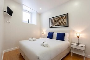 Alfama Spacious 2-Bed Near Feira Da Ladra