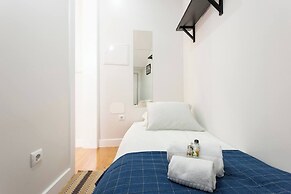 Alfama Spacious 2-Bed Near Feira Da Ladra