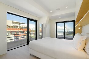 Bachelor Pad In The Sky: Great For Digital Nomads & Remote Workers