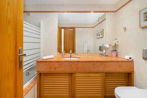 Family Holidays W/ S-Pool, Ac, Elevator & Garage