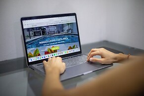 Nomad Living CR
