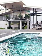 Nomad Living CR
