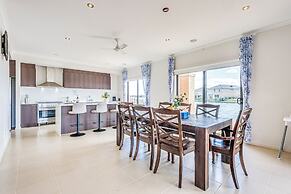 StayAU 5BR Lakefront Escape Point Cook