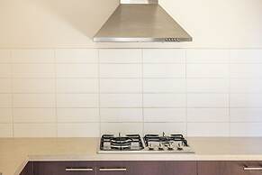 StayAU 5BR Lakefront Escape Point Cook