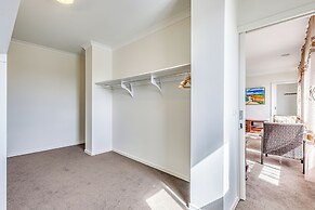 StayAU 5BR Lakefront Escape Point Cook
