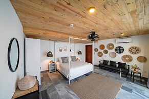88 Steps Villa 4BR Seaside An Bang Beach