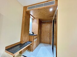 Hotel Rockbay-near sea beach & temple