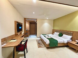 Hotel Rockbay-near sea beach & temple