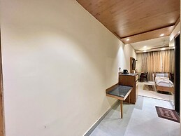 Hotel Rockbay-near sea beach & temple