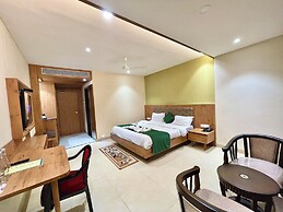 Hotel Rockbay-near sea beach & temple