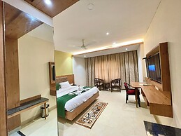 Hotel Rockbay-near sea beach & temple