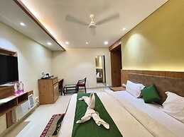 Hotel Rockbay-near sea beach & temple
